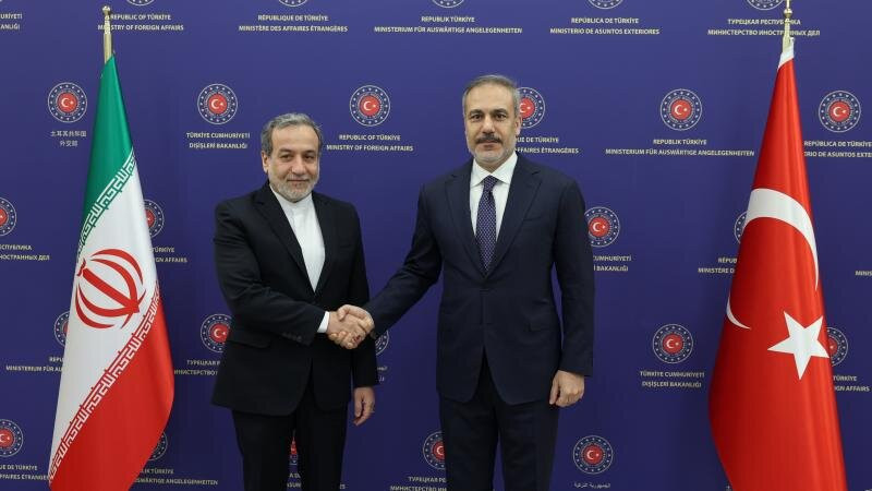 Hakan Fidan iranlı həmkarı ilə regional vəziyyəti müzakirə edib