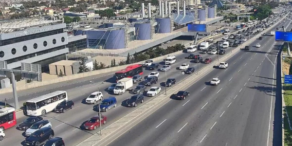 Bu yollarda tıxac var-