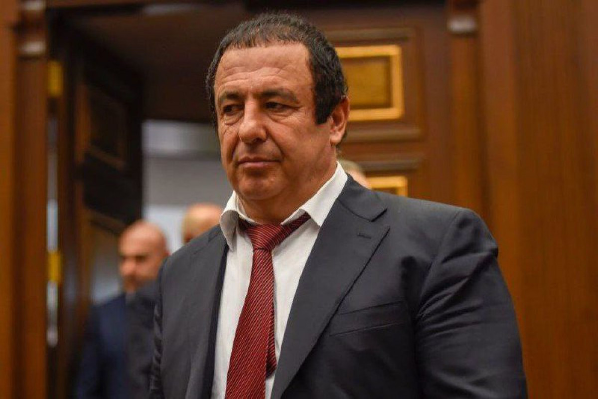 Parlament uğrunda mübarizə: