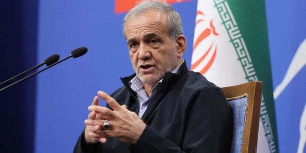 Pezeşkian: Xameneyi ABŞ ilə danışıqların davamına icazə verib