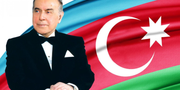 Azərbaycan dövlətçiliyinin xilas və inkişaf mərhələsi