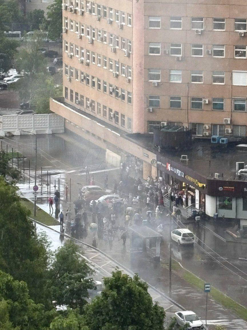 Moskvada növbəti partlayış həyəcanı: Avtomobilin altında bomba tapıldı