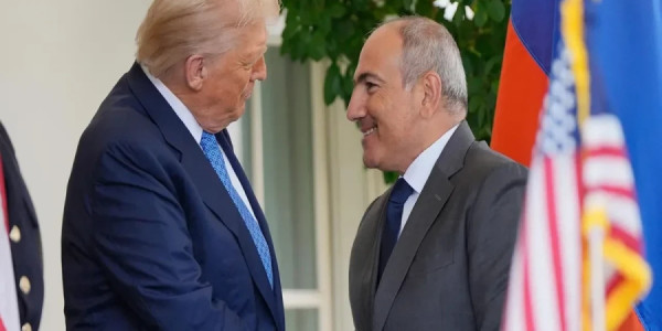 Tramp Paşinyanı seçki qələbəsi münasibətilə təbrik etdi
