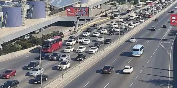 Bu yollarda tıxac var-
