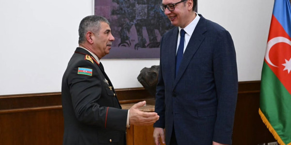 Aleksandr Vuçiç Zakir Həsənovu qəbul edib