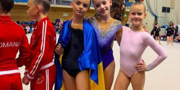 Ayağını itirən  gimnast Rumıniyada qızıl medal qazandı