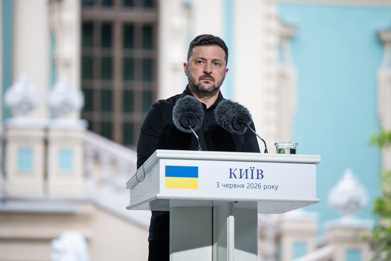 Zelenski: Ukrayna Rusiyadakı hədəflərə 900 km məsafədən zərbə endirib