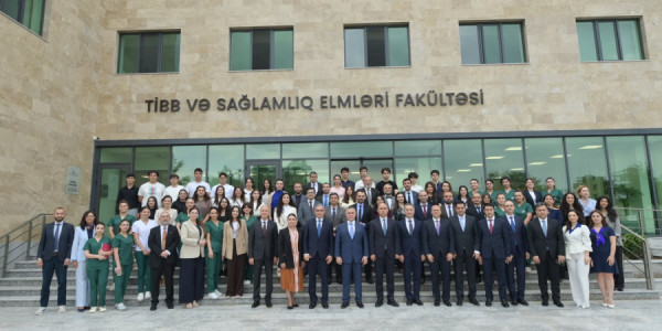 Nazirlər Qarabağ Universitetinin Klinikasında olublar