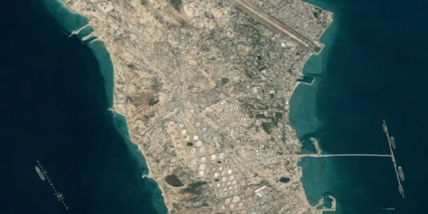 İran Xarq adasında müdafiə qurğuları hazırlayır