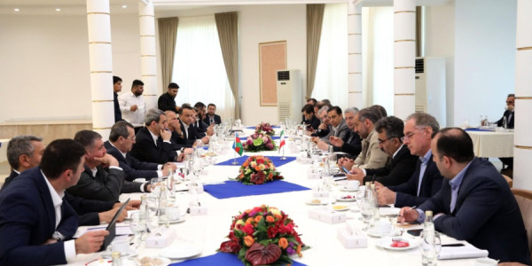 Azərbaycan və İranın dəmir yolu rəsmiləri Astara Terminalındakı tikinti işi ilə tanış olub