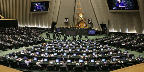 İranda parlament iclasları təhlükəsizlik səbəbi ilə məhdudlaşdırıldı