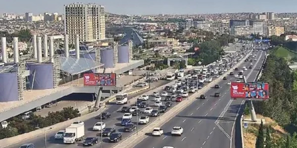 Bu yollarda tıxac var -