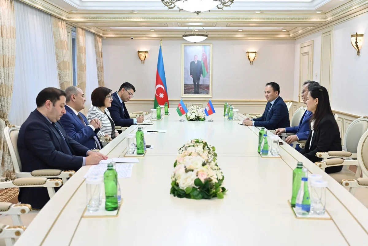Sahibə Qafarova Kamboca Senatının sədr müavini ilə əməkdaşlığı müzakirə edib