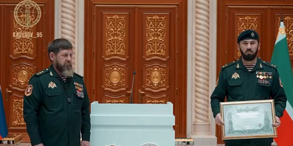 Kadırov Rusiya Müdafiə Nazirliyinin fəxri fərmanı ilə təltif olunub