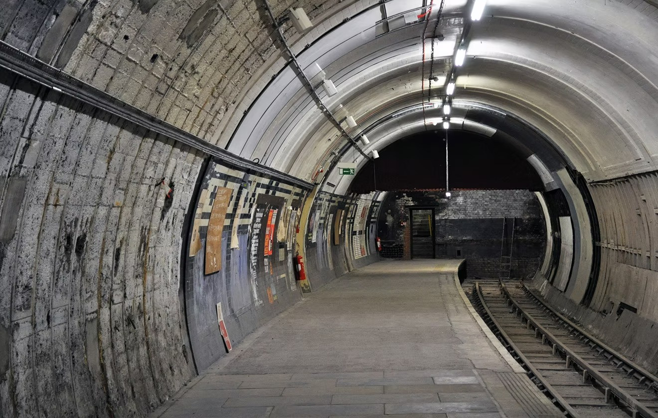 Tehran təcili hərəkətə keçdi: Tunellər dağıdılır, girişlər minalanır