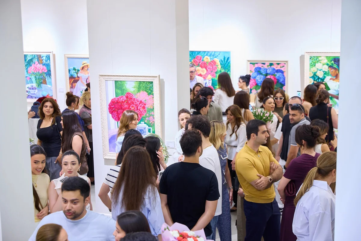 Bakıda qadın rəssamların əsərlərini bir araya gətirən “Woman” sərgisi açıldı