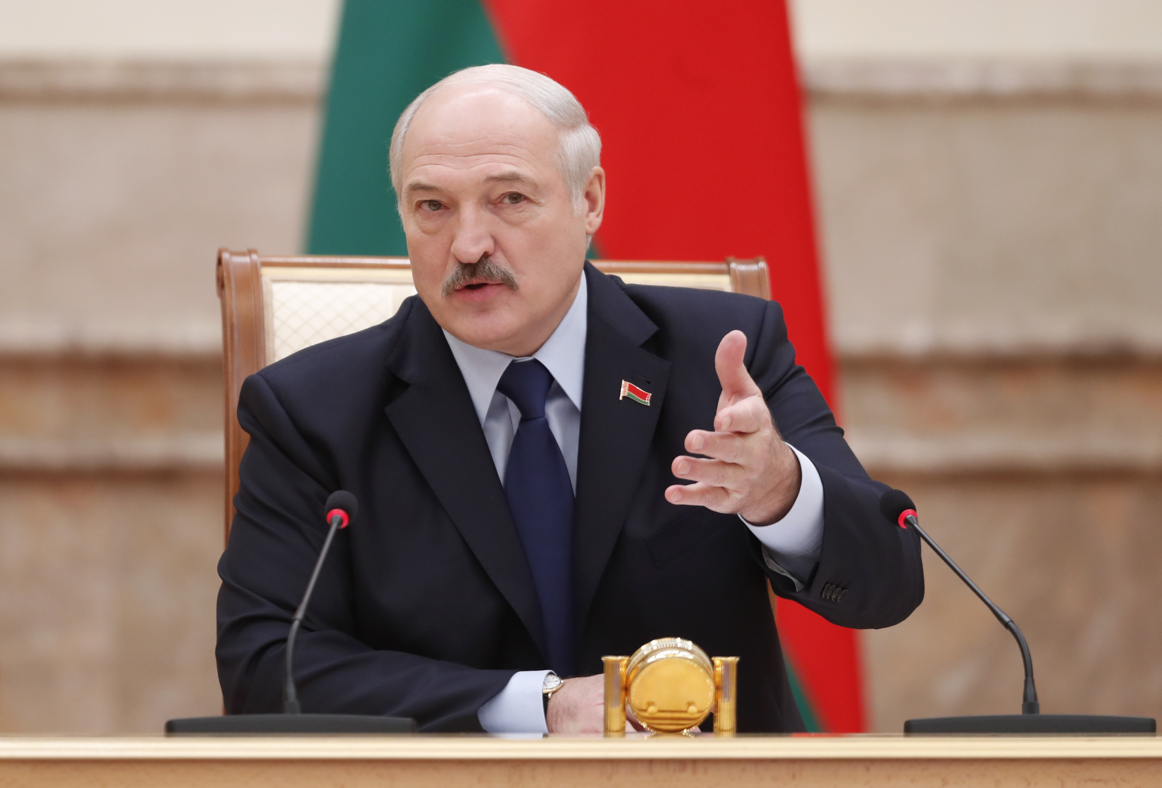 Lukaşenko: Belarus hər zaman müharibəyə hazırlaşır