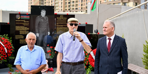 Mayor İlqar Verdiyevin xatirəsinə həsr edilən abidənin açılış mərasimi keçirilib