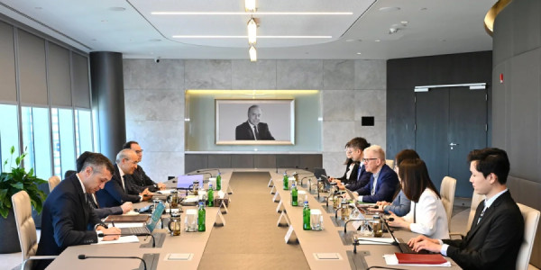 Azərbaycan AIIB ilə strateji tərəfdaşlığının gücləndirilməsini müzakirə edib
