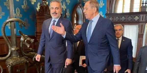 Fidan və Lavrov Azərbaycan-Ermənistan münasibətlərini müzakirə ediblər