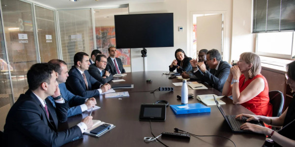 Azərbaycanın mədəniyyət siyasəti prioritetləri UNESCO rəsmisi ilə görüşdə təqdim edilib