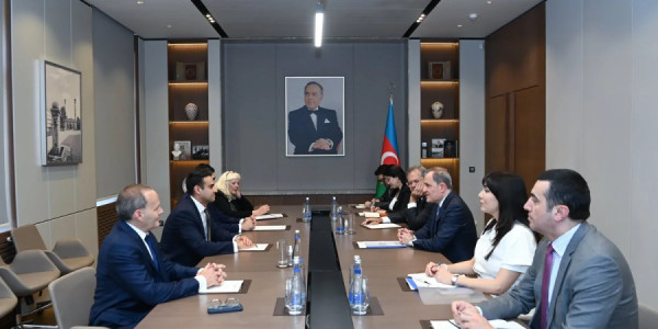 Ceyhun Bayramov Abraham Hamade ilə TRIPP layihəsinin reallaşdırılmasının əhəmiyyətini müzakirə edib