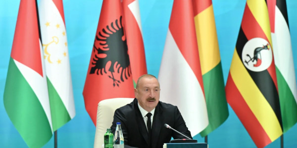 Prezident: Azərbaycan vasitəsilə daşınan yüklərin həcmini iki dəfə artırmaq istəyirik