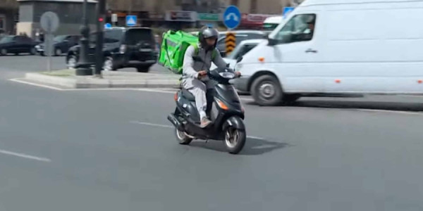 Milli Məclis bəzi qanunların mopedlərlə bağlı qanunvericiliyə uyğunlaşdırılmasını ilk oxunuşda təsdiqləyib