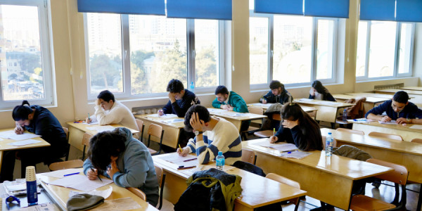 DİM: Ortastatistik məzun təhsil proqramının 40–77%-ni mənimsəmir