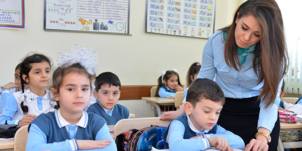 Milli Məclisdən məktəb geyimi ilə bağlı yeni qərar