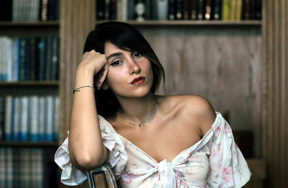 Hicabsız konsert verən müğənni ilə bağlı sərt qərar