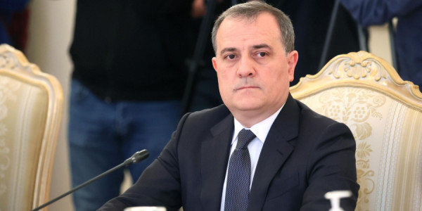 Ceyhun Bayramov özbəkistanlı həmkarı ilə görüşüb