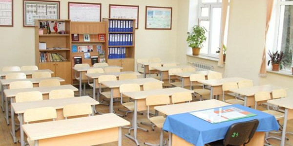 İsmayıllıda məktəbli sinif yoldaşını sevən oğlanı döydü, həbs edildi