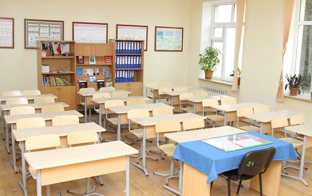 İsmayıllıda məktəbli sinif yoldaşını sevən oğlanı döydü, həbs edildi