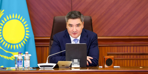 Qazaxıstan yanacaq qıtlığının qarşısını almaq üçün sərhədlərdə nəzarəti gücləndirir