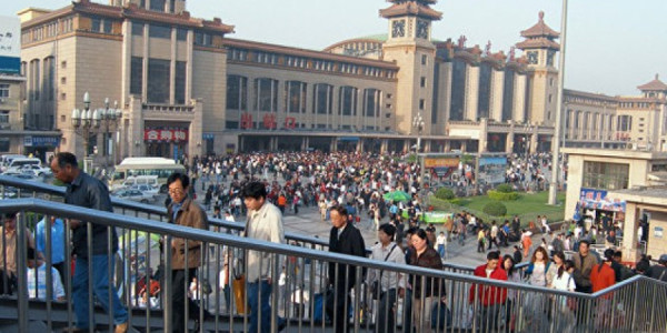 Çində 24 rus turistin olduğu avtobus qəzaya düşüb