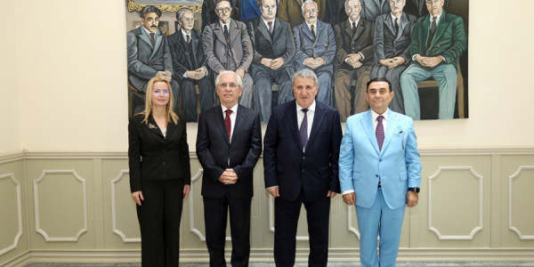 AMEA ilə Albaniya Elmlər Akademiyası arasında anlaşma memorandumu imzalanıb
