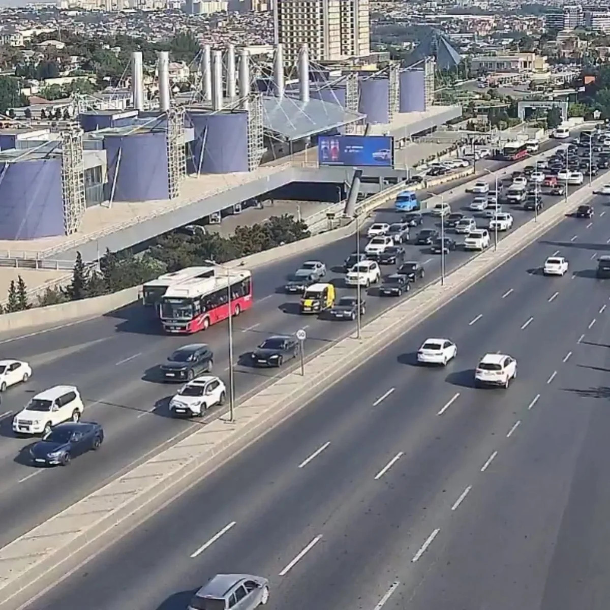 Bu yollarda tıxac var -