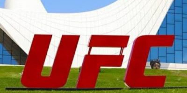 UFC döyüşçüləri Bakıda azarkeşlərlə görüşüblər