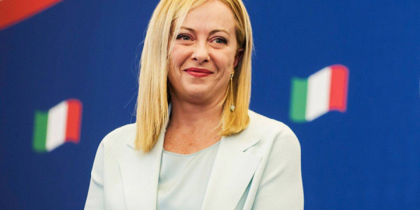 Meloni: İranın Hörmüz boğazından keçid haqqı tələb etməsinə icazə vermək olmaz