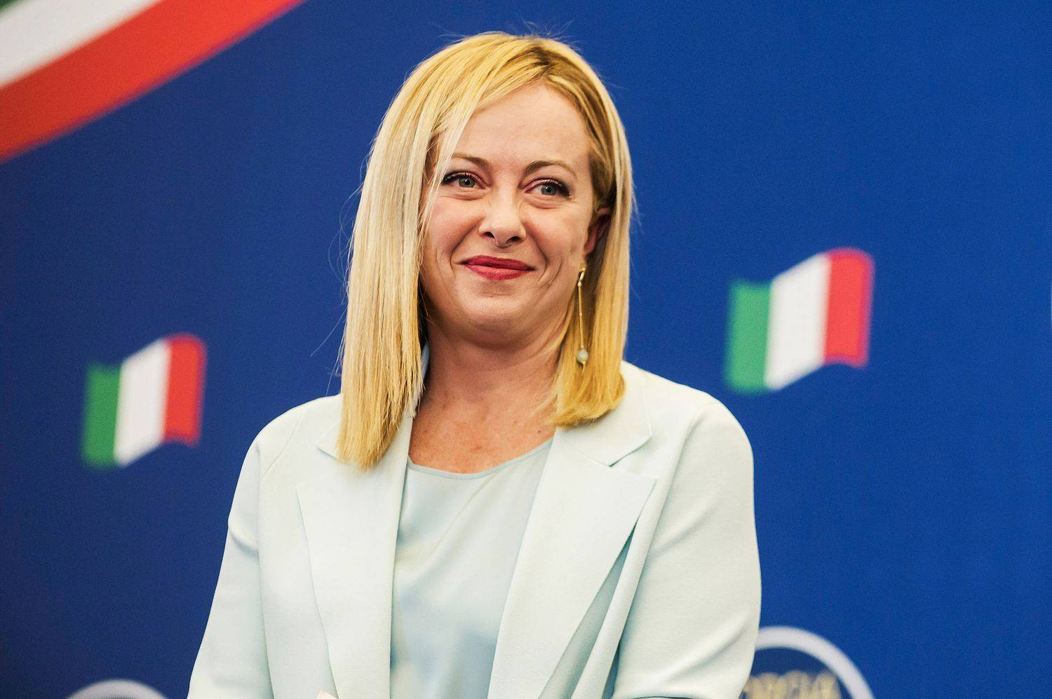 Meloni: İranın Hörmüz boğazından keçid haqqı tələb etməsinə icazə vermək olmaz