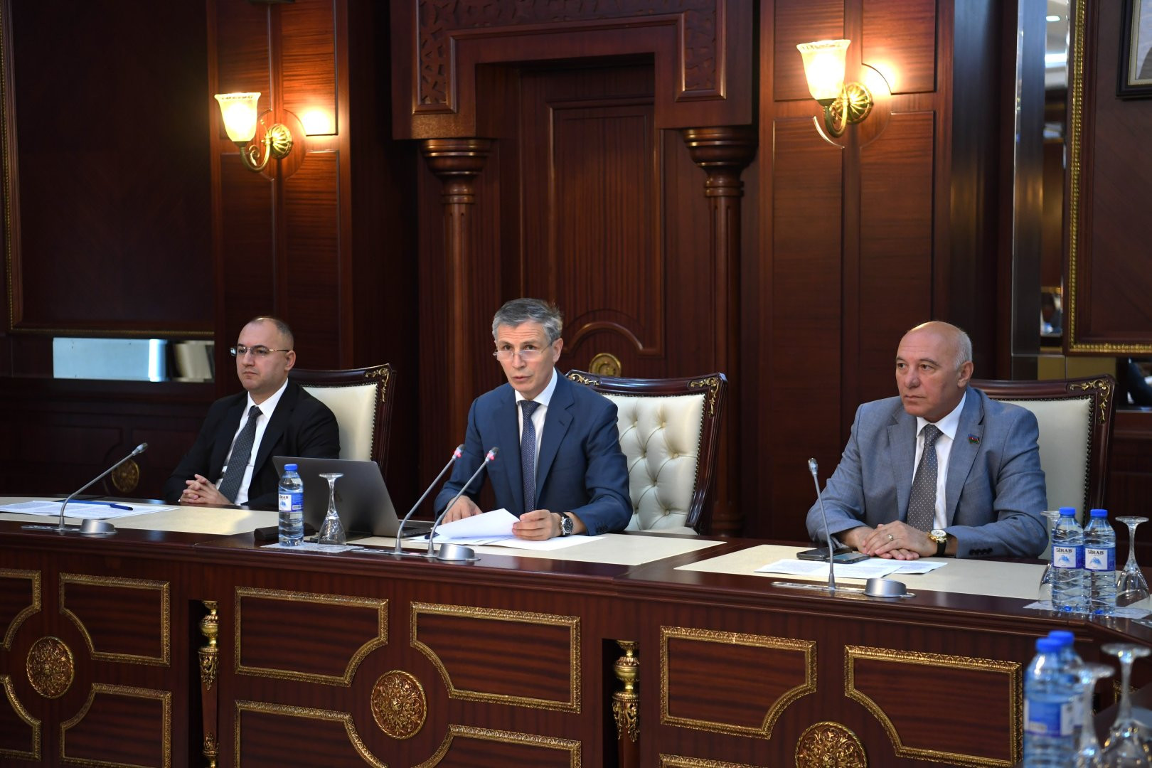 Milli Məclisin İnsan hüquqları komitəsinin növbəti iclası keçirilib