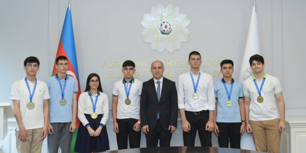 Elm və təhsil naziri Respublika Fənn Olimpiadalarının ən yüksək nəticə göstərən qalibləri ilə görüşüb