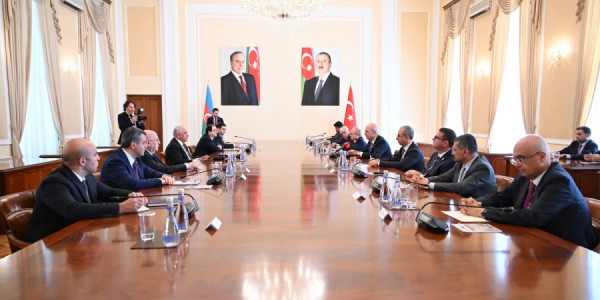 Əli Əsədov TBMM sədri Numan Kurtulmuşla görüşüb