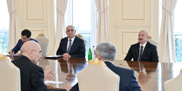 İlham Əliyev Qalibafa: Arzu edirəm ki, bölgədə heç bir müharibə olmasın