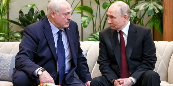 Ukraynaya qarşı yeni cəbhə təhlükəsi: Putin Lukaşenkoya təzyiq göstərir