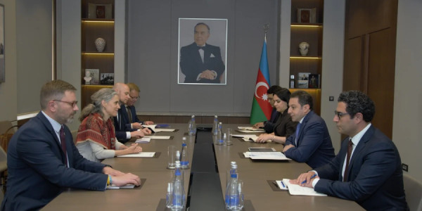 Elnur Məmmədov Maqdalena Qrono ilə görüşüb
