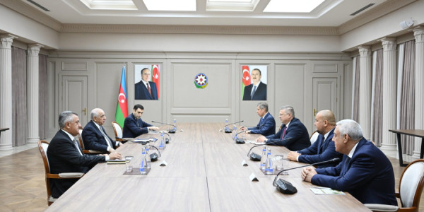 Əli Əsədov Həştərxan vilayətinin vitse-qubernatoru ilə görüşüb