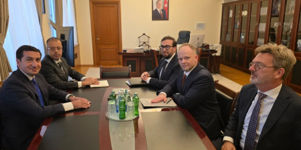 Hikmət Hacıyev: Azərbaycan NATO-nun etibarlı tərəfdaşıdır