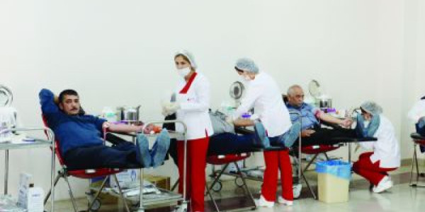 Aşura günü 2430 litr qan toplanıb –Aksiya davam edir
